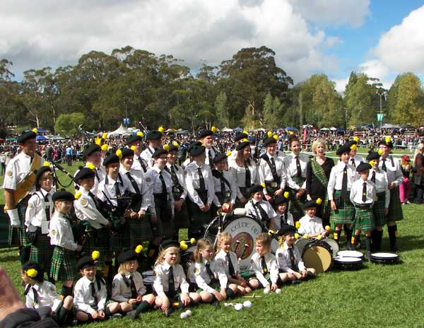 Canberra Celtic Pipe Band and a good mixture of ages